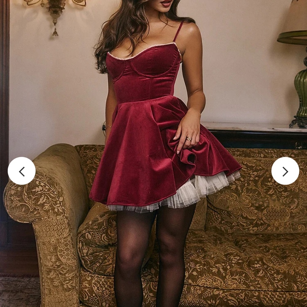 Minimoiselle in red